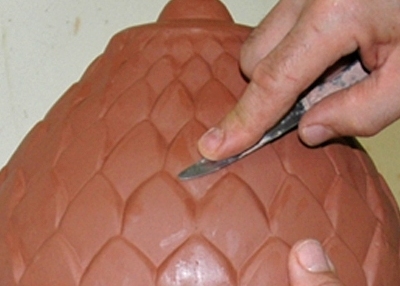 Verarbeitung von Dachschmuck bei Firma Purr Keramik